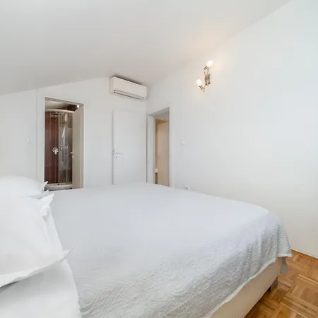 Apartment Ana