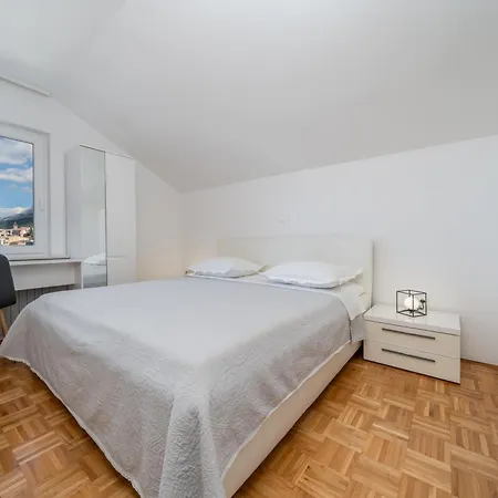 Ana Apartment *