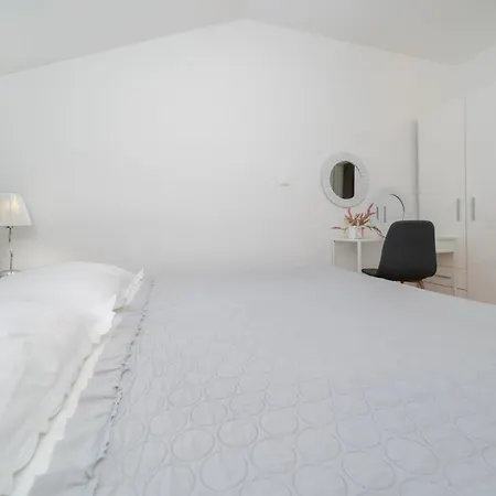 Ana Apartment