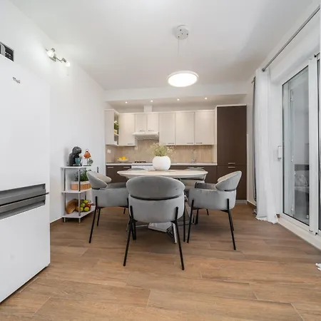 Ana Apartment *