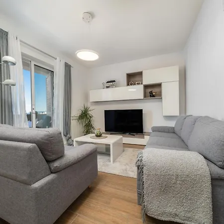 Apartment Ana *